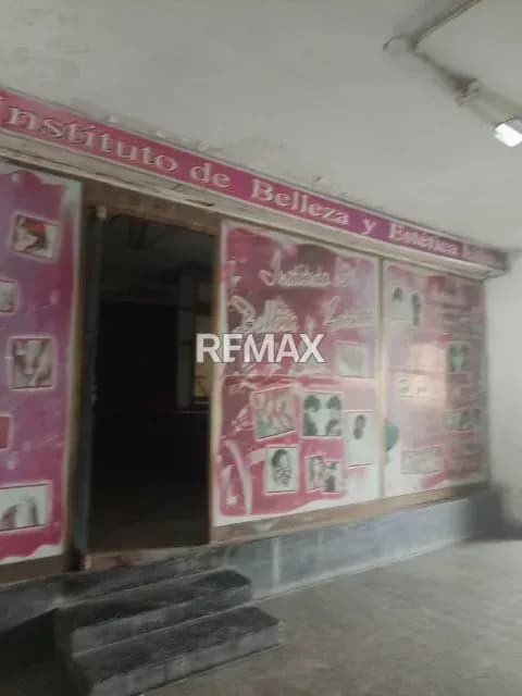 VENDE LOCAL EN C.C SAN FELIPE