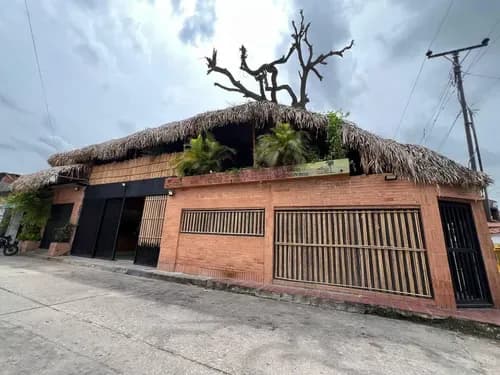 Global En Venta Conjunto De Locales Comerciales En La Urbanización Los Colorados,