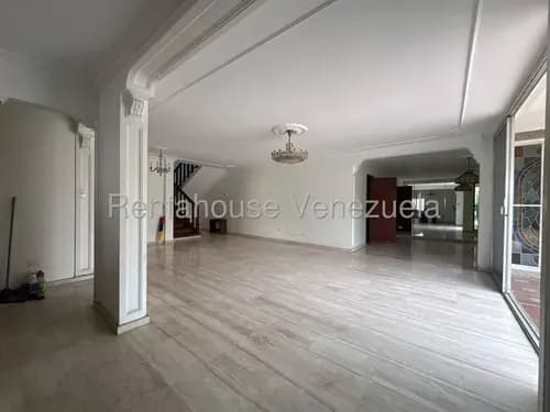 Casa En Venta En La Trinidad. Calle Cerrada #26-20559