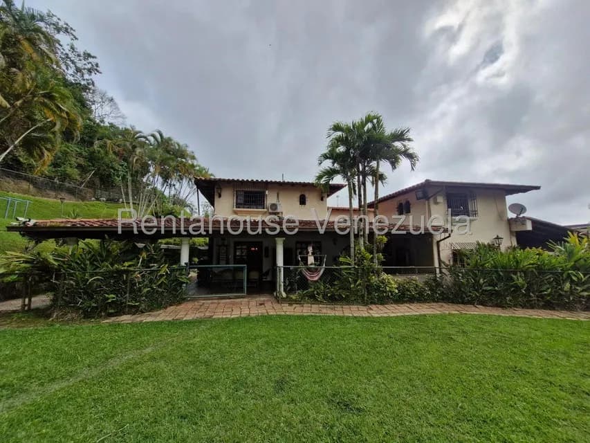 Casa (Duplex) en Venta en La Lagunita Country Club, Distrito Metropolitano
