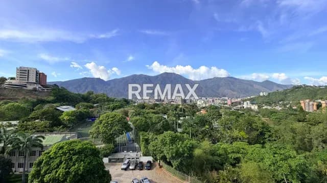 ESPECTACULAR APARTAMENTO REMODELADO EN ALQUILER EN COLINAS DE VALLE ARRIBA
