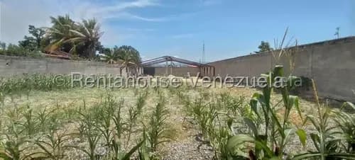 Gabi Vende Terreno En Cabudare La Piedad Norte, Con Mas De 1000m2 Totalmente Cercado. Contactame Cod 26 10546.
