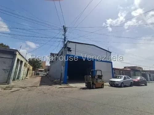 Galpón En Venta En Centro De Barquisimeto, Maritza Lucena, Ideal Para Depósitos, Importadoras, Planta Eléctrica, Agua Constante.