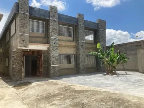 Casa Quinta Comercial Y Residencial San Diego Pueblo | Terreno 973 M2 | Construcción Obra Blanca 690 M2 | Mezzanina De 145 M2 | 5 Locales | 10 Puestos Estacionamiento (e&m)