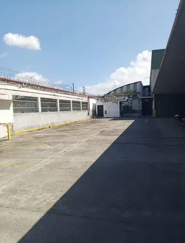 (#5007) Complejo De Galpones De 27.000 En Zona Ind. Del Este