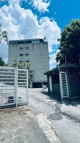 Apto En Venta Con Hermosa Vista En Urb. Santa Ines