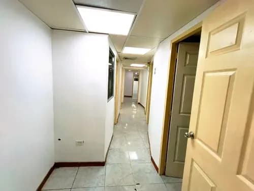 Espaciosa Oficina En Alquiler La Candelaria Caracas