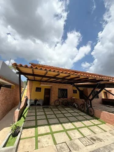 Townhouse En Venta: Naguanagua Res. Aguamanil (el Manantial)