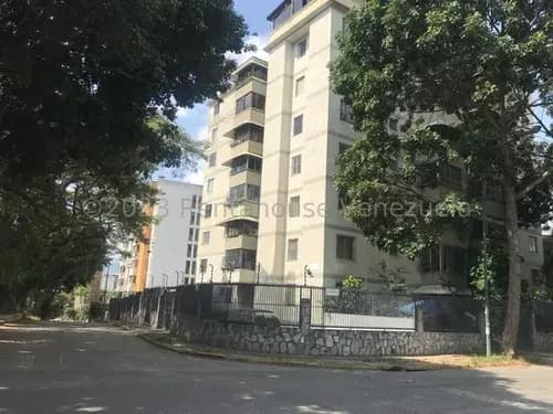 Tg Increible Penthouse En Venta En El Marques, 208 Mts2, Vista Al Avila, Oportunidad De Inversión! 26-17884