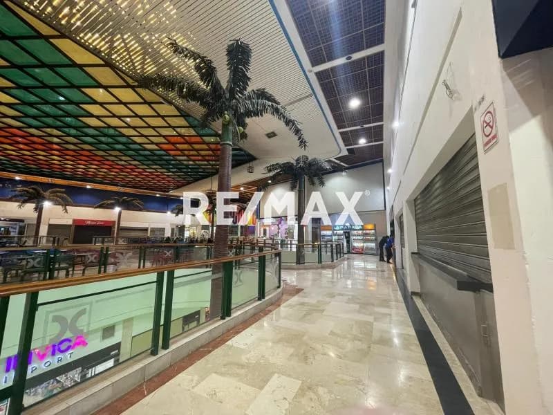 ALQUILO LOCAL EN AVENIDA FUERZA ARMADAS C.C DORAL CENFER MALL