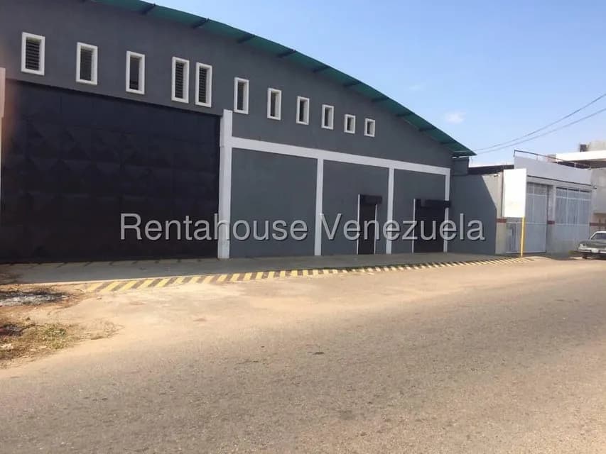 Comercial (Galpon - Deposito) en Alquiler en Intercomunal, Zulia
