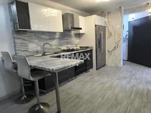 EN VENTA CASA MODERNA EN URBANIZACIÓN PALMA REAL, CONDOMINIO RÍO CLARO.