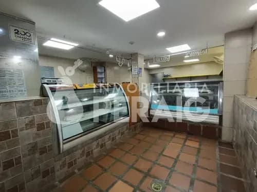 Local Comercial En Venta / El Valle / 178m2 / (ff)