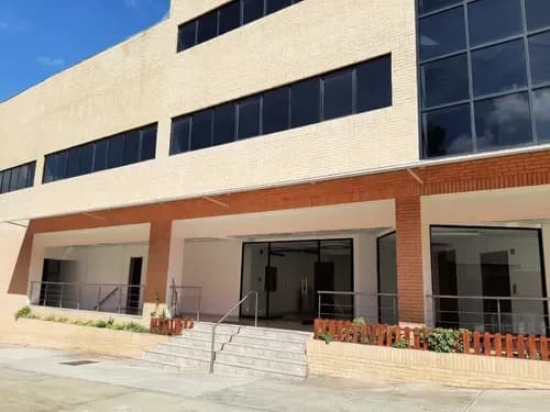 En Venta Galpón Multifuncional Con Fondo De Comercio Urb. La Yaguara. Km