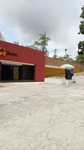 Venta De Terreno De 4.000 M2 Con Locales Comerciales Frente Elevado En San Antonio