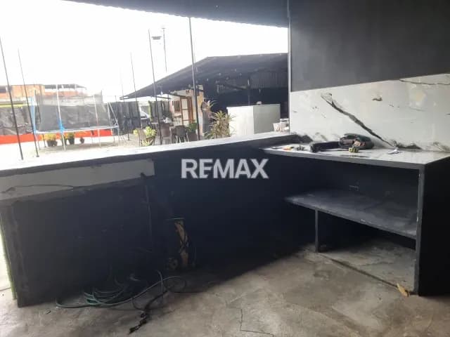 EN ALQUILER LOCAL COMERCIAL EN EXCELENTE UBICACION