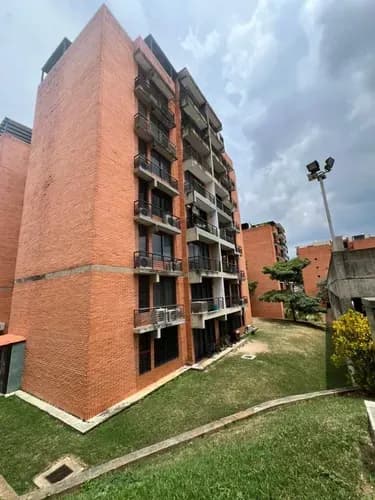 Karla Lh Vende De Apartamento En Res. Lomas De Mañongo Solo Clientes