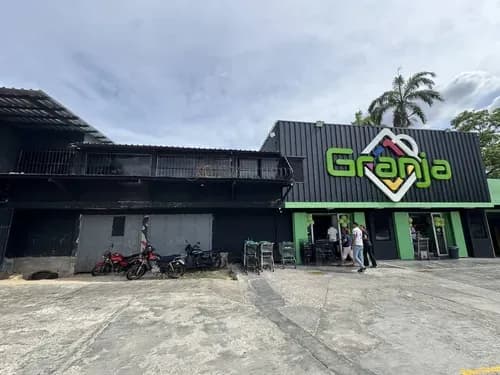 Local Comercial En Alquiler En Mañongo Naguanagua 475 Mts2. F. R