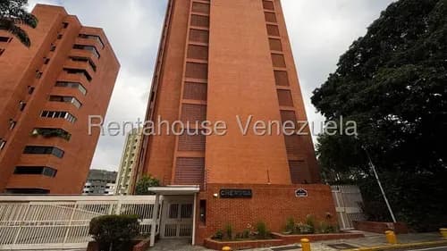 En Venta Impecable Apartamento En Colinas De La Tahona #26-19969 John Hoyer