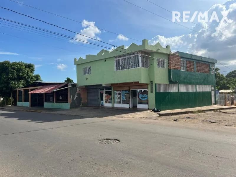 Se vende Edificación comercial ubicada en el Sector 24 de Julio, San Francisco