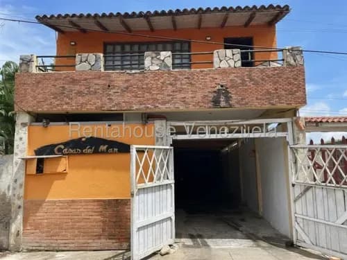 Casa Vacacional En Venta En Ocumare De La Costa El Paraíso #26-19450 Rm