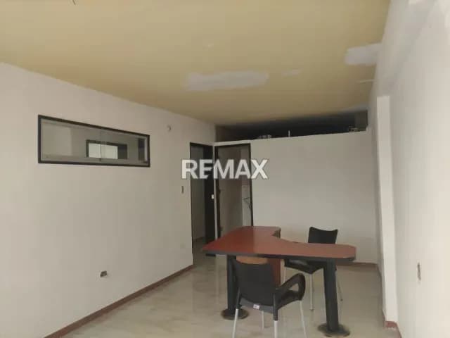 SE ALQUILA LOCAL COMERCIAL EN CABUDARE 68 M2