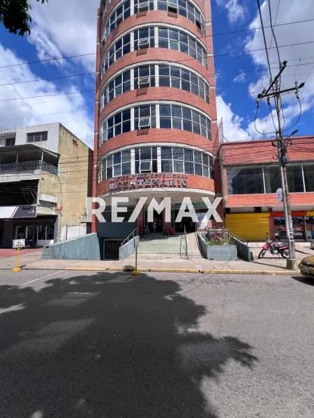 Se Vende Local Comercial en Av. Bicentenario, Multicentro Profesional Bicentenario, Maturín, estado Monagas