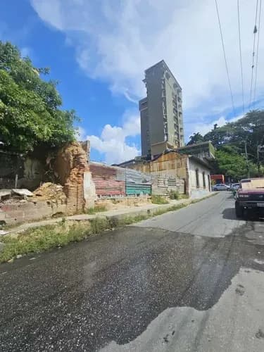 Guatire...terreno En Alquiler En El Casco Central De Guatire. Excelente Ubicación.