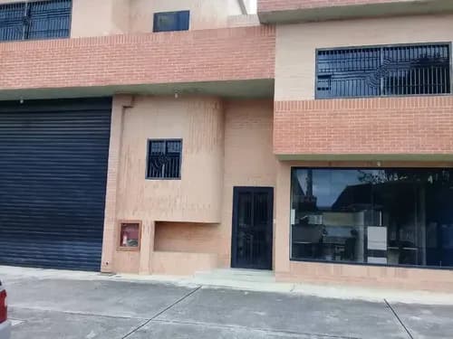 Galpón En Venta En Valencia, San Diego. 583,55m2. Hasta 9m De Altura. Ref $430.000
