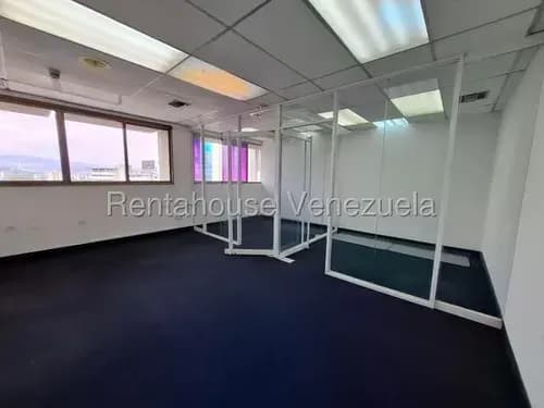 Oficina En Alquiler En Reconocida Torre Corporativa Con Seguridad En Los Palos Grandes #26-17637