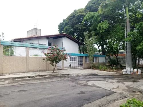 Angelica Acosta Alquila Magnifica Casa Con Posibilidad De Uso Comercial Avenida Principal Trigal Centro Valencia Carabobo