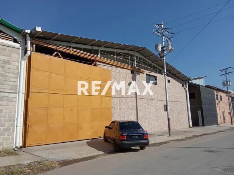IMPECABLE GALPÓN EN VENTA GUACARA