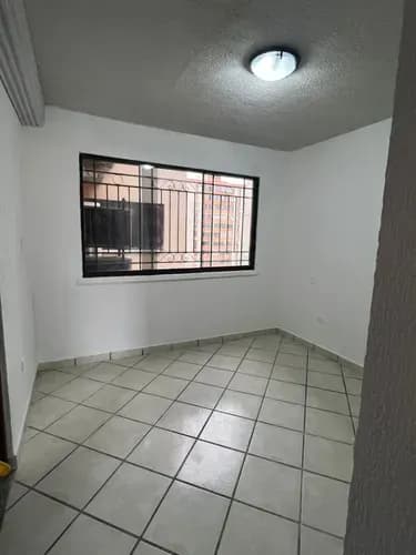 Venta De Apartamento: Guaparo Norte Diagonal Al C.c. Free Market