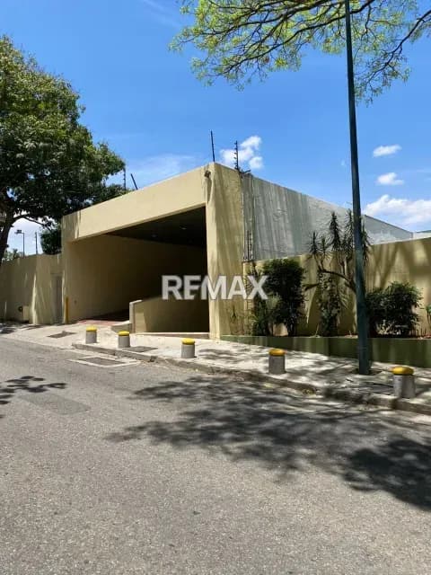 Apartamento en Alquiler Valle Arriba (Cerca a la embajada americana)