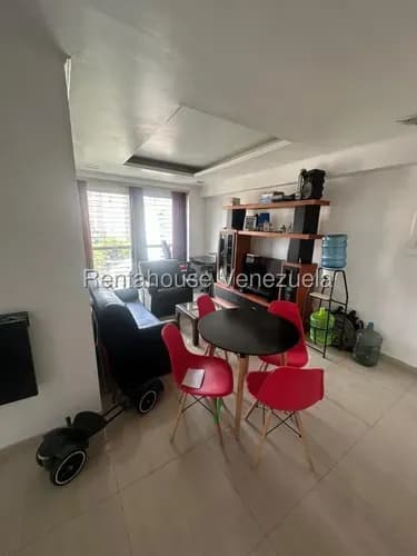 Apartamento En Venta En San Bernardino Remodelado Edificio Con Piscina / Rf