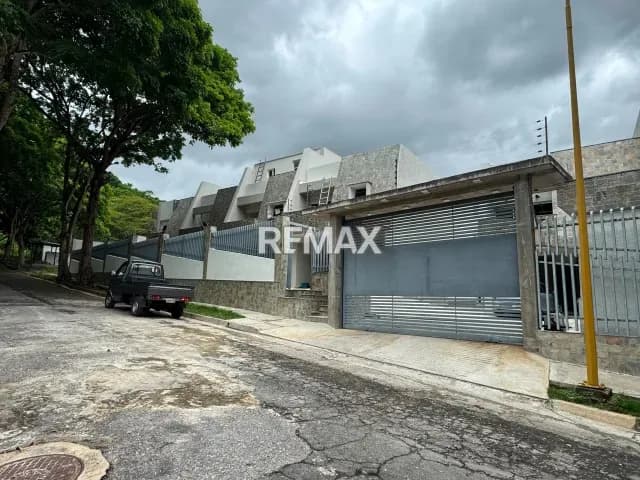 Se vende Tonwhouse en obra limpia en la urbanización Trigaleña alta. Conjunto Res. Jaspe