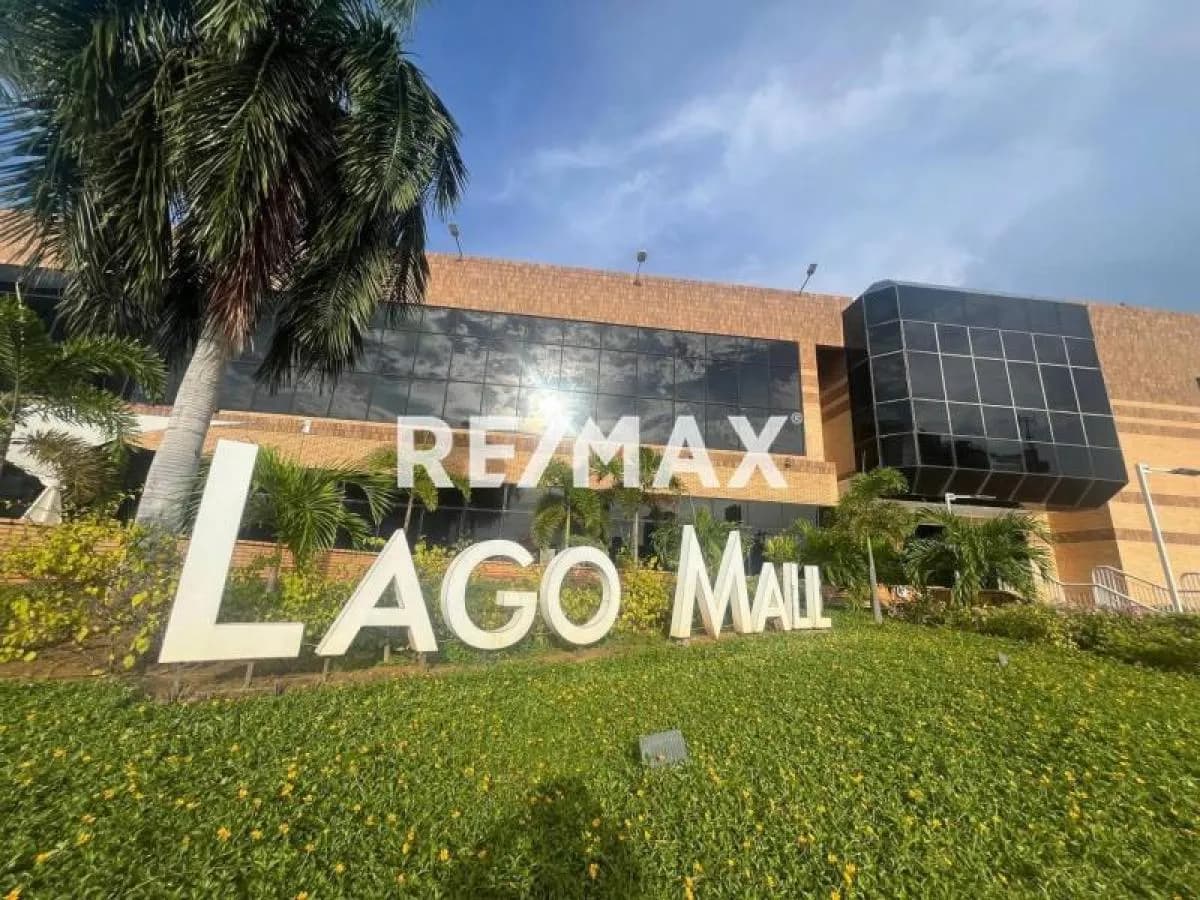 Local en Lago mall