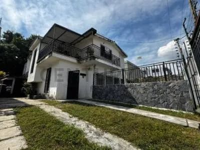 Casa con potencial comercial en la Urbanizacion Carabobo