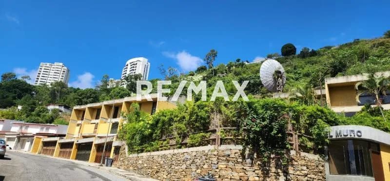 VENTA DE CASA - TH EN ALTO PRADO CALLE CERRADA