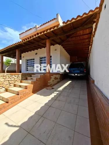 Casa En Urbanización Playa El Angel Municipio Maneiro Isla De Margarita Cod1445