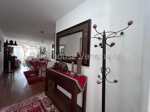 Jip 26-17377. Rentahouse Vende Comodo Penthouse De 3 Hab, 2 Baños, Balcon, Cocina A Estrenar, Hermosa Vista A La Ciudad. Centro, La Victoria