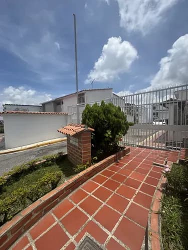 Amplio Apartamento En Venta Llano Alto Carrizal Urbanización Los Jardines Gm