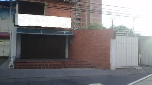 Raíza Suárez Vende 2 5 9 5 7 5 Terreno Ideal Para Construir Locales O Cualquier Negocio, Posee Un Apartamento En Obra Gris. Zona Con Tráfico Vehicular Y Peatonal Y Fácil Acceso, Centro Cabudare Lara