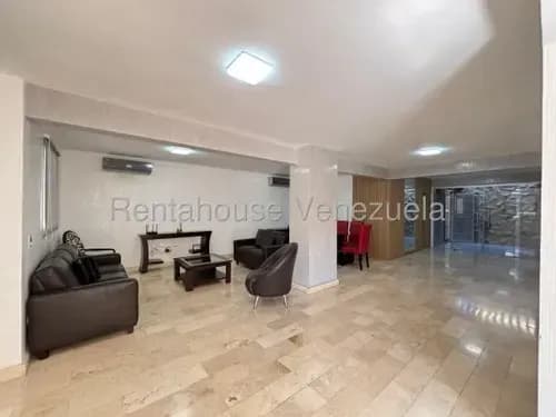 Daniela Linarez Vende Casa De 180 M2 Con 4 Habitaciones, Vestier, Sala, Cocina Y Comedor, Parrillera, Tanque Subterráneo 10 Mil L, Planta Eléctrica, Ciudad Roca Barquisimeto