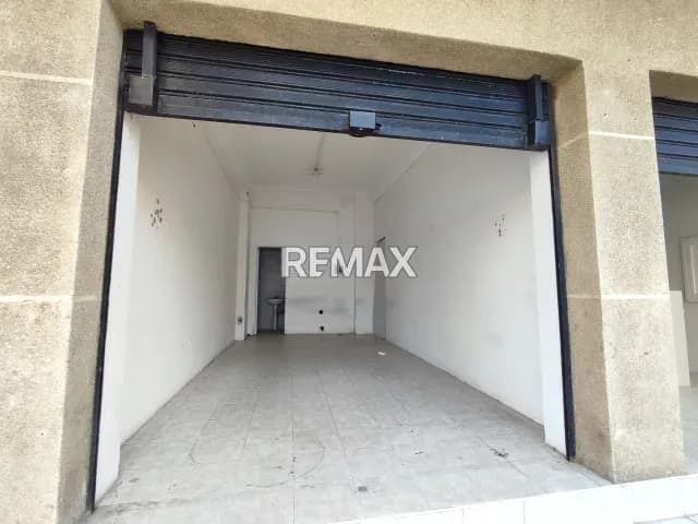 VENDE LOCAL COMERCIAL EN TUCACAS DE 40M2 EN PLENO CASCO CENTRAL