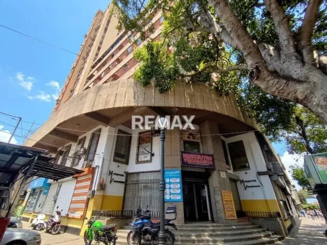 LOCAL CENTRO COMERCIAL VENARAGUA