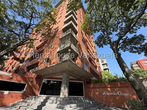 Apartamento En Venta Urb. El Rosal, Caracas 26-19701