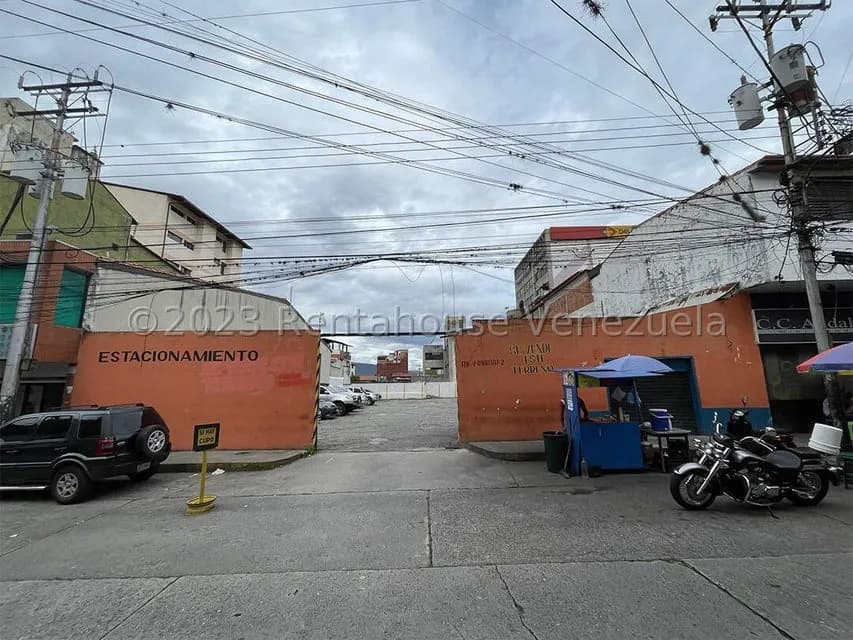 Comercial (Estacionamiento) en Venta en Avenida 4, Merida