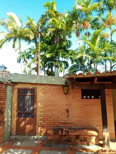 Casa En La Urb. Guaparo Valencia Carabobo. Julian Acosta 174.