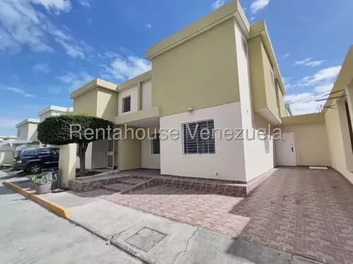 Roselys Ortiz Rah Trae Para Ti, Hermosa Casa En Venta En Urbanismo Privado En Cabudare.